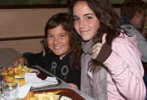 Niños en el comedor del colegio