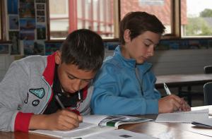 Niños aprendiendo inglés